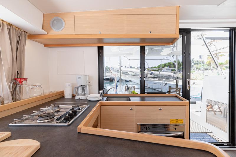 Book yachts online - catamaran - Lagoon 42 (2019) MALA KATE I equipped with generator, A/C (saloon) - MALA KATE I - rent