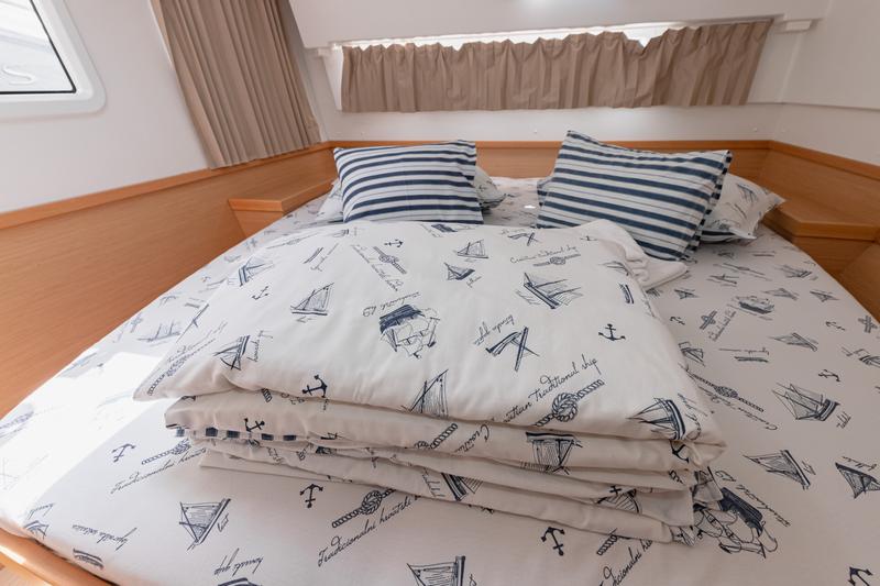 Book yachts online - catamaran - Lagoon 42 (2019) MALA KATE I equipped with generator, A/C (saloon) - MALA KATE I - rent