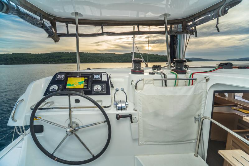 Book yachts online - catamaran - Lagoon 42 (2017) MALA KATE equipped with generator, A/C (saloon) - MALA KATE - rent