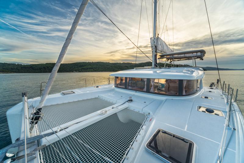 Book yachts online - catamaran - Lagoon 42 (2017) MALA KATE equipped with generator, A/C (saloon) - MALA KATE - rent