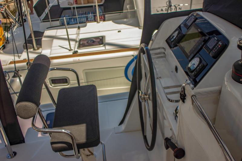 Book yachts online - catamaran - Lagoon 42 (2017) MALA KATE equipped with generator, A/C (saloon) - MALA KATE - rent