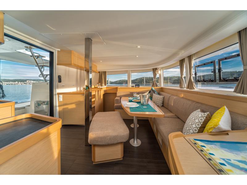 Book yachts online - catamaran - Lagoon 42 (2017) MALA KATE equipped with generator, A/C (saloon) - MALA KATE - rent