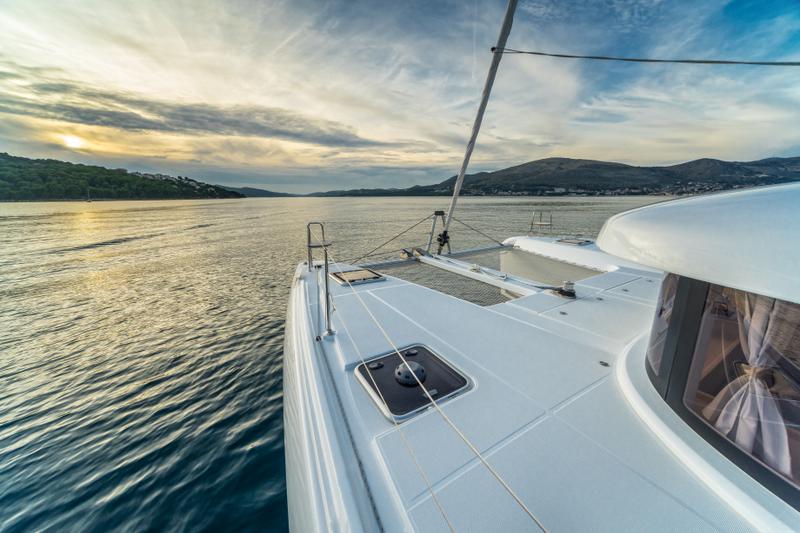 Book yachts online - catamaran - Lagoon 42 (2017) MALA KATE equipped with generator, A/C (saloon) - MALA KATE - rent