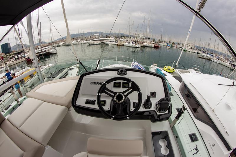 Book yachts online - motorboat - Gran Turismo 50 Fly (2018) - ADEL - rent