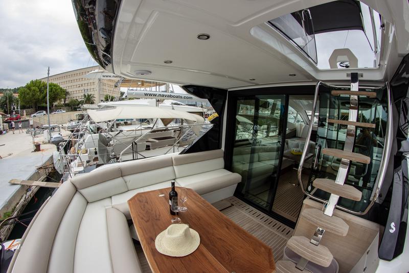 Book yachts online - motorboat - Gran Turismo 50 Fly (2018) - ADEL - rent