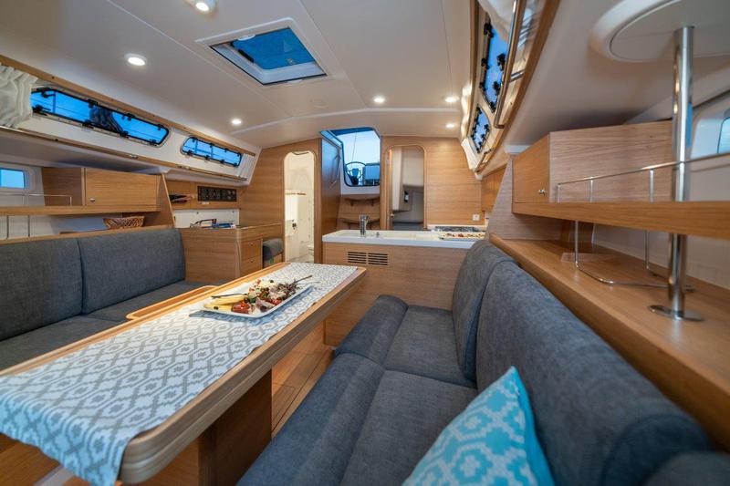 Book yachts online - sailboat - Xc 35 (2018) - LADY X  - rent