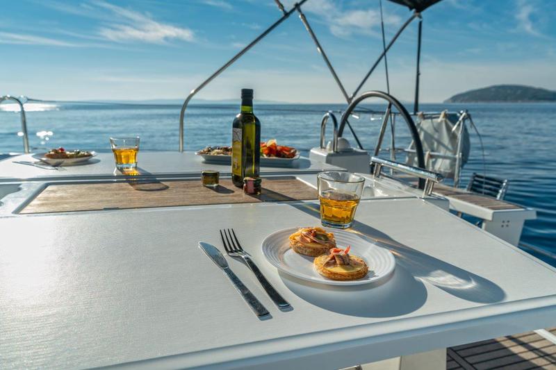 Book yachts online - sailboat - Oceanis 38.1 (2017) - CVITA - rent