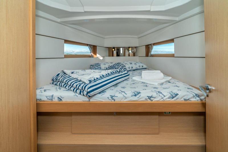 Book yachts online - sailboat - Oceanis 38.1 (2017) - CVITA - rent