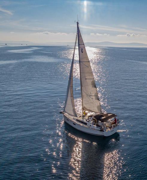 Book yachts online - sailboat - Oceanis 38.1 (2017) - CVITA - rent