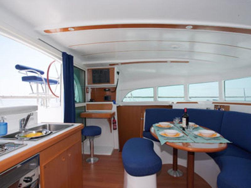 Book yachts online - catamaran - Lagoon 380 - Calypso - rent