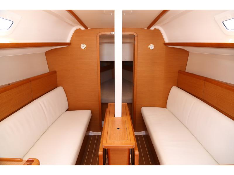 Book yachts online - sailboat - Sun Odyssey 33i - Afroessa - rent