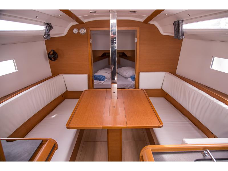 Book yachts online - sailboat - Sun Odyssey 349 - Actaea - rent