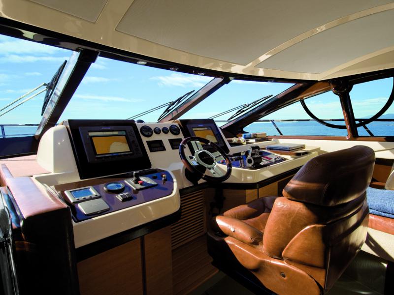 Book yachts online - motorboat - Azimut 58 Fly - Lady Z - rent