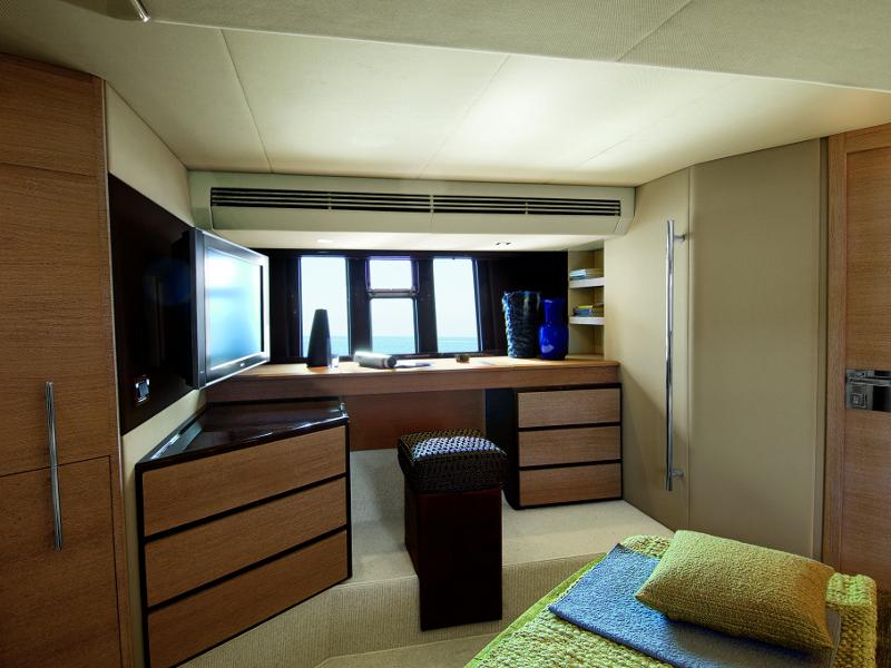 Book yachts online - motorboat - Azimut 58 Fly - Lady Z - rent