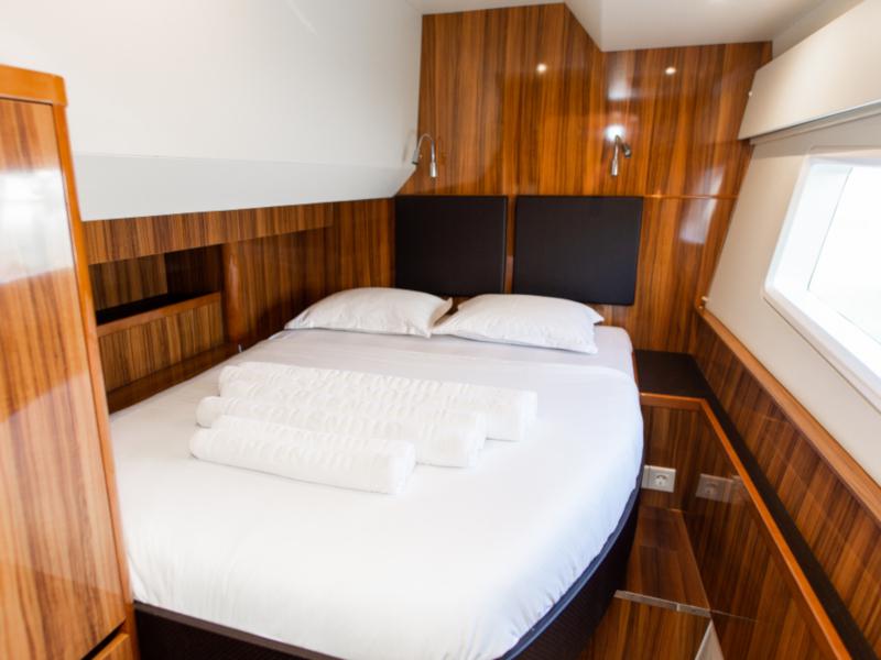 Book yachts online - catamaran - Aquila 44 Power catamaran - Adriatic Z - rent