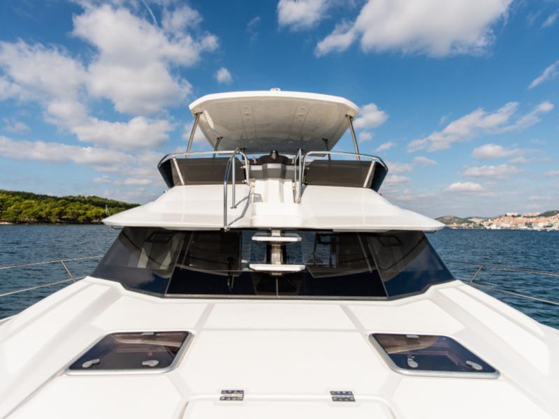 Book yachts online - catamaran - Aquila 44 Power catamaran - Adriatic Z - rent