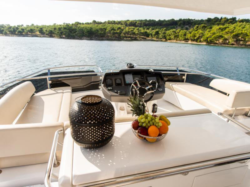 Book yachts online - catamaran - Aquila 44 Power catamaran - Adriatic Z - rent