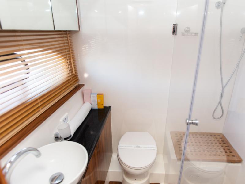 Book yachts online - catamaran - Aquila 44 Power catamaran - Adriatic Z - rent