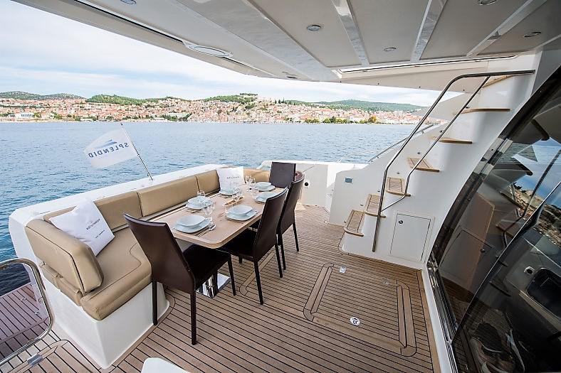 Book yachts online - motorboat - Galeon 640 Fly - Le Chiffre - rent