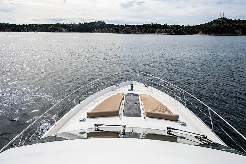 Book yachts online - motorboat - Galeon 640 Fly - Le Chiffre - rent