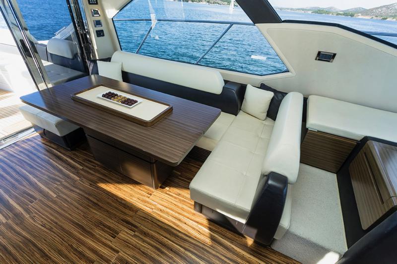 Book yachts online - motorboat - Azimut 55 S - Mini Too - rent