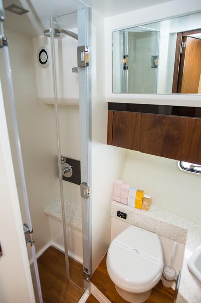 Book yachts online - motorboat - Fairline Squadron 42 - Solitaire - rent