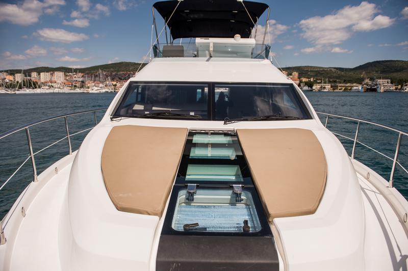 Book yachts online - motorboat - Fairline Squadron 42 - Solitaire - rent