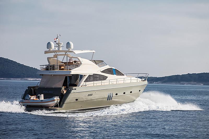 Book yachts online - motorboat - Abacus 70 Fly - Malibu - rent