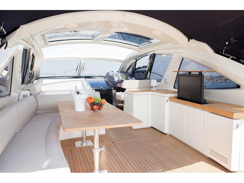 Book yachts online - motorboat - Azimut Atlantis 54 - Moonraker - rent