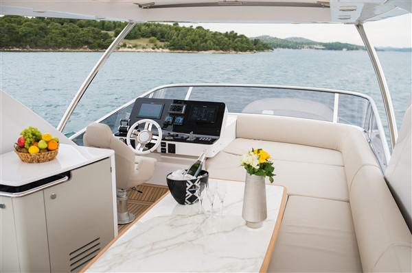 Book yachts online - motorboat - Azimut 55 Fly - MAWI - rent