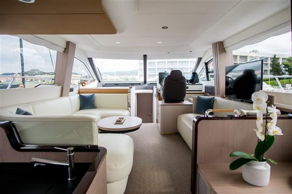 Book yachts online - motorboat - Azimut 55 Fly - MAWI - rent