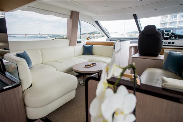 Book yachts online - motorboat - Azimut 55 Fly - MAWI - rent