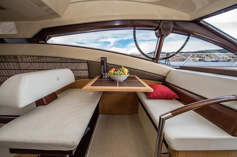 Book yachts online - motorboat - Azimut 47 Fly - Skyfall MY - rent