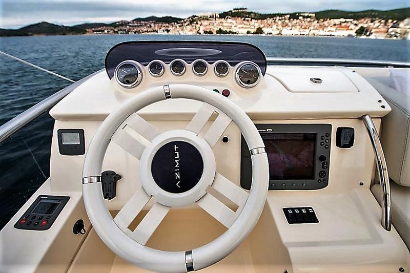Book yachts online - motorboat - Azimut 47 Fly - Skyfall MY - rent
