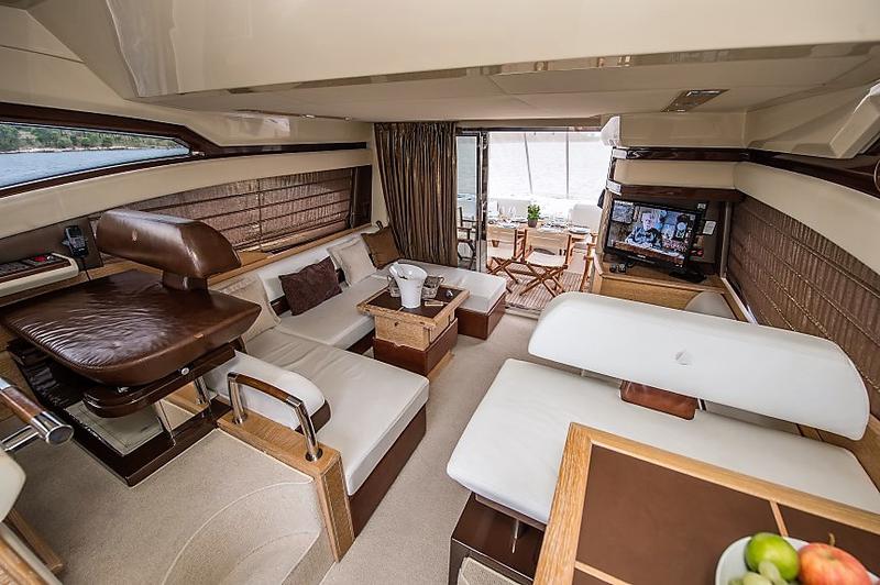 Book yachts online - motorboat - Azimut 47 Fly - Skyfall MY - rent