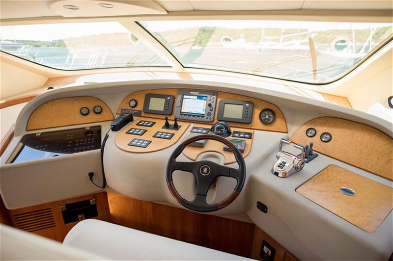 Book yachts online - motorboat - Aicon 56 S Fly - Senza Parole - rent