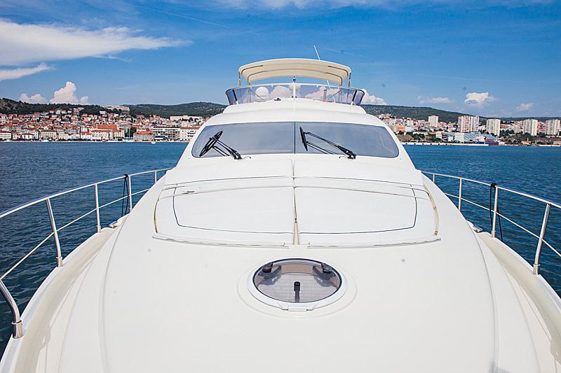 Book yachts online - motorboat - Aicon 56 S Fly - Senza Parole - rent