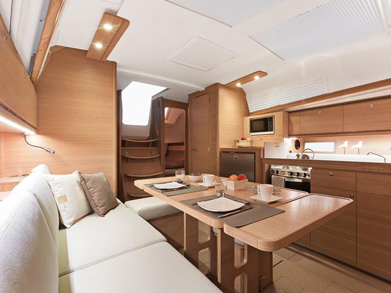 Book yachts online - sailboat - Dufour 382 - Eftychia 3 - rent