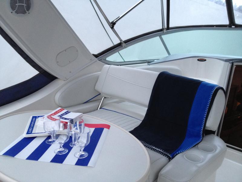 Book yachts online - motorboat - Bayliner 285 Cruiser - Bayliner 285 Cruiser - rent