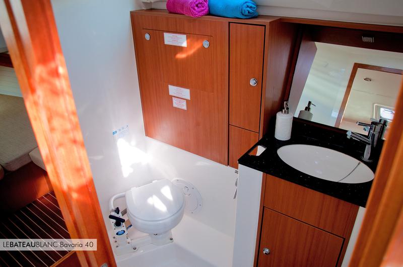 Book yachts online - sailboat - Bavaria 40 Cruiser - Aries - rent