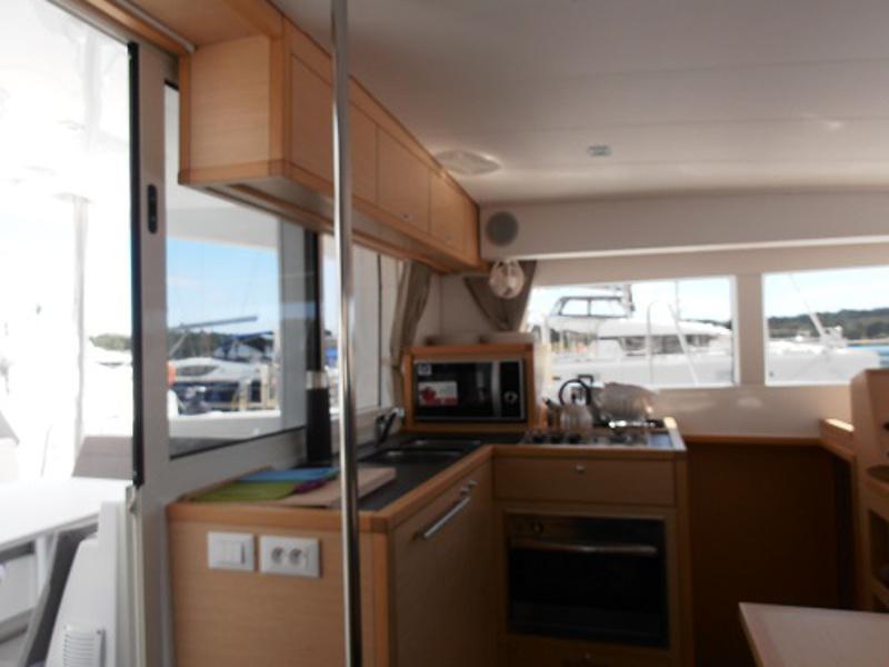 Book yachts online - motorboat - Lagoon 40 MY - Crazy Cat - rent