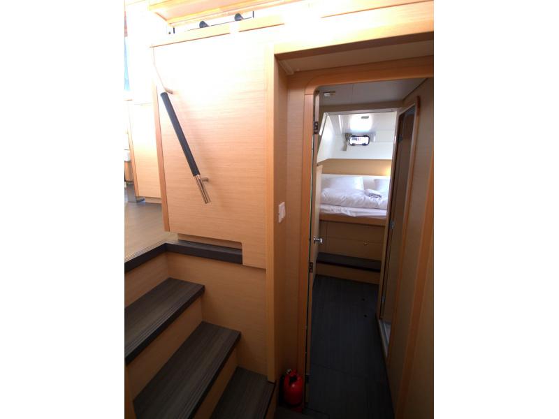 Book yachts online - catamaran - Lagoon 39 - Black Cat - rent