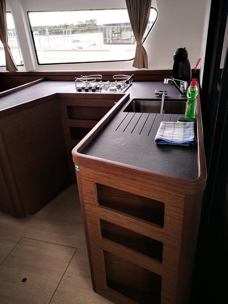 Book yachts online - catamaran - Lagoon 42 - Ice Cat - rent