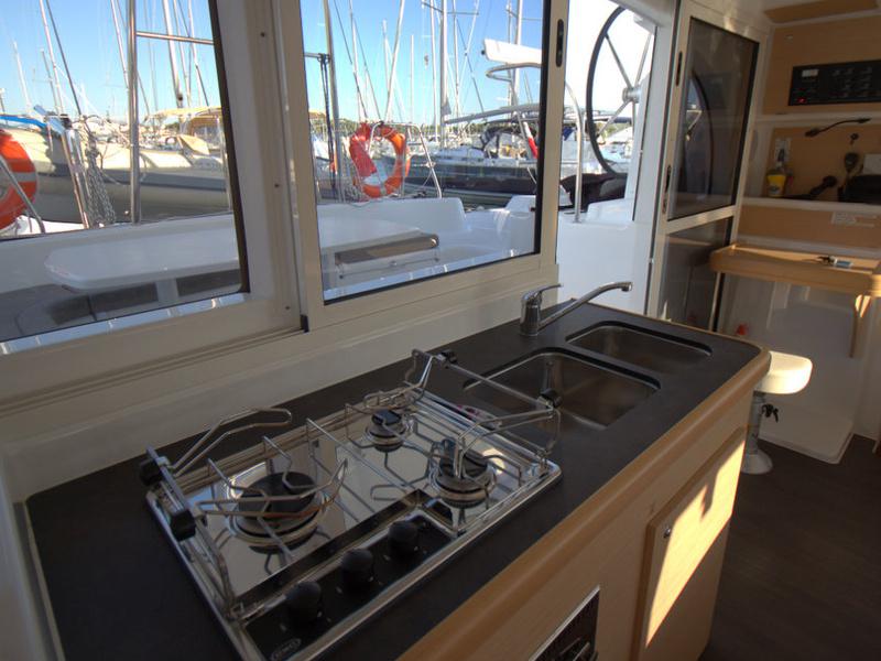 Book yachts online - catamaran - Lagoon 380 - Catharsis - rent