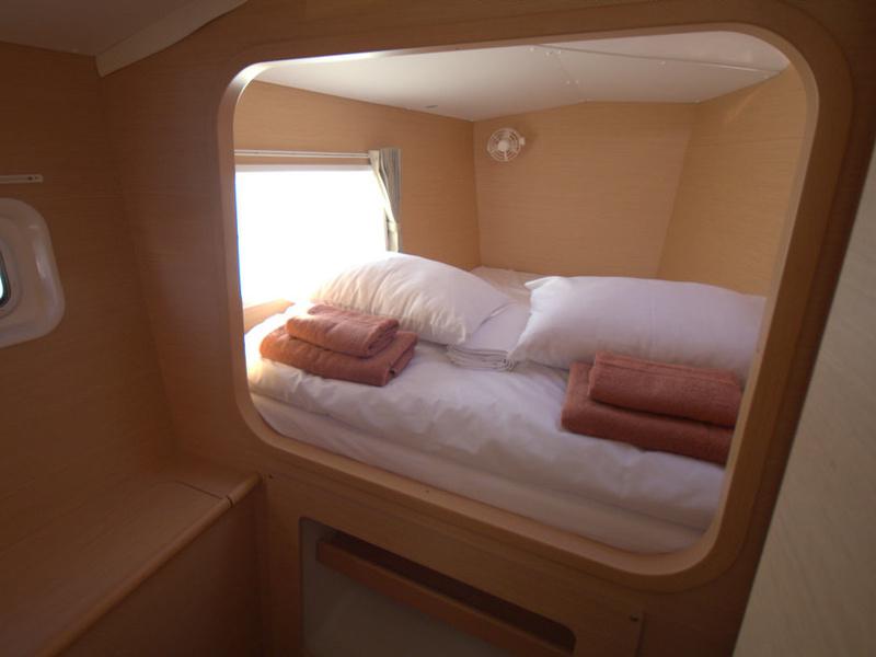 Book yachts online - catamaran - Lagoon 380 - Catharsis - rent