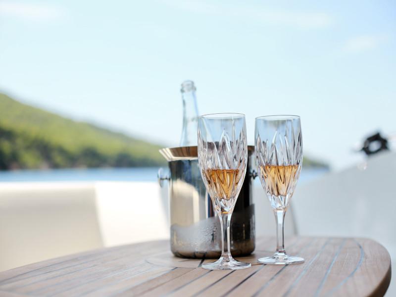 Book yachts online - motorboat - Manhattan 52 - CICO - rent