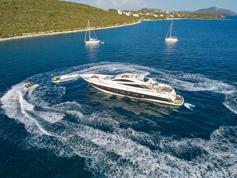 Book yachts online - motorboat - Predator 108 - QUANTUM - rent