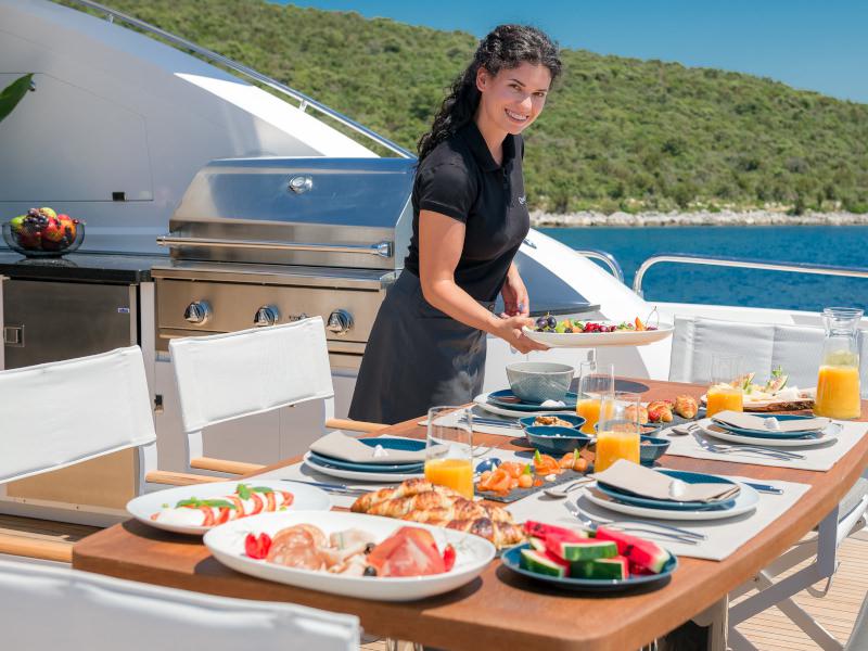 Book yachts online - motorboat - Predator 108 - QUANTUM - rent