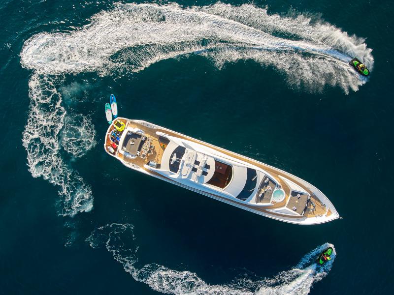 Book yachts online - motorboat - Predator 108 - QUANTUM - rent