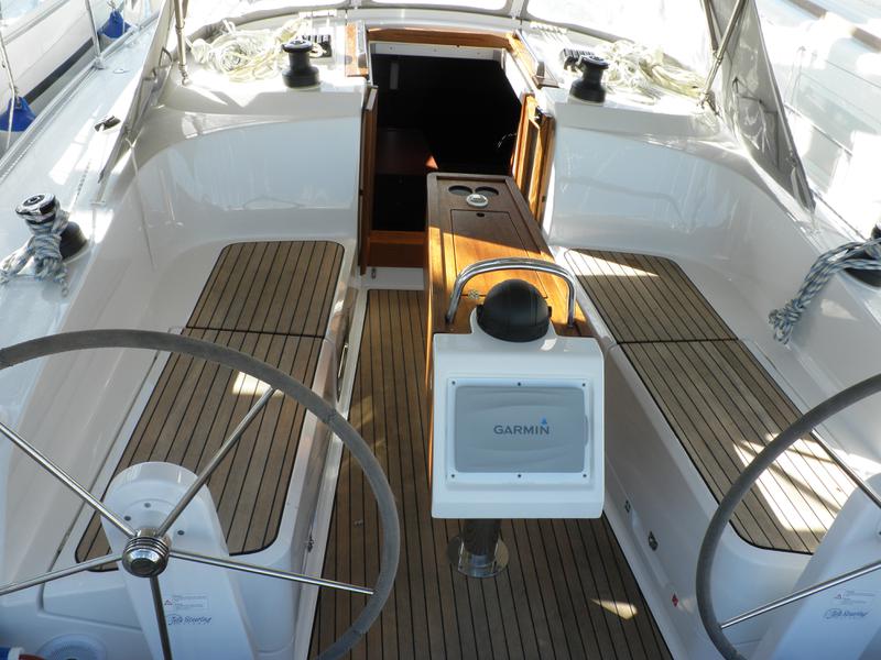 Book yachts online - sailboat - Bavaria Cruiser 37 - Gita - rent